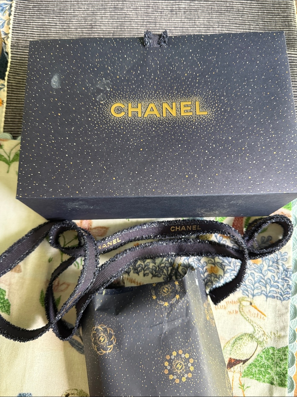Chanel 2025 "Winter Constellation" limited-edition holiday gift bag ribbon paper - Picture 4 of 4